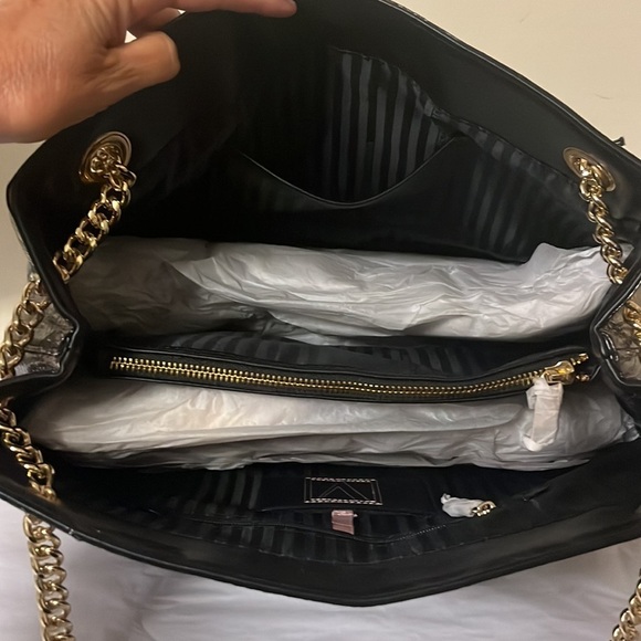 Victoria’s Secret snakeskin print tote style purse, multiple pockets, mirror - Picture 6 of 12